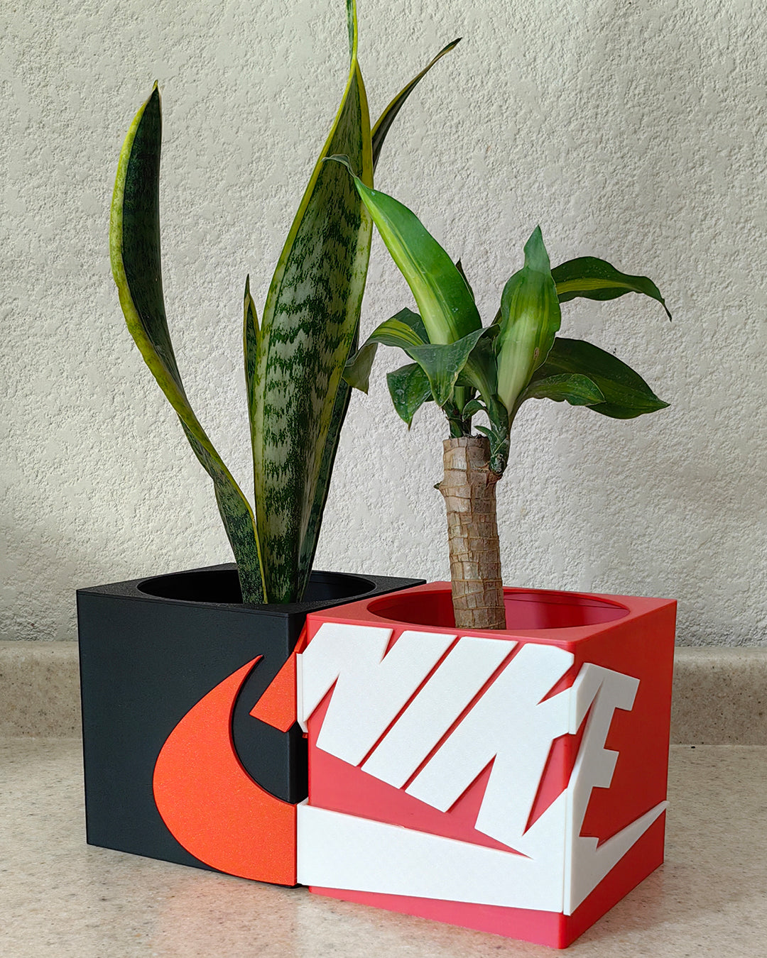 MACETA FUNDA NIKE "SHOEBOX" ROJA